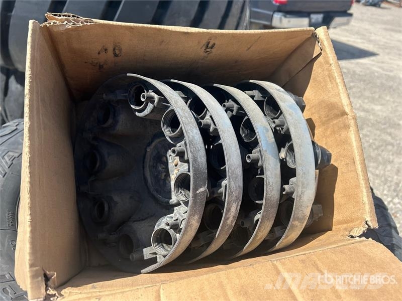 Quantity of (4) 265/70R17 BF Goodrich KO2 Snow Tir Tyres, wheels and rims