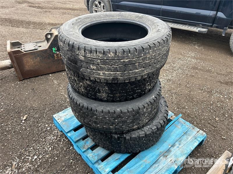 Quantity of (4) 275/65R20 Tires الإطارات والعجلات والحافات