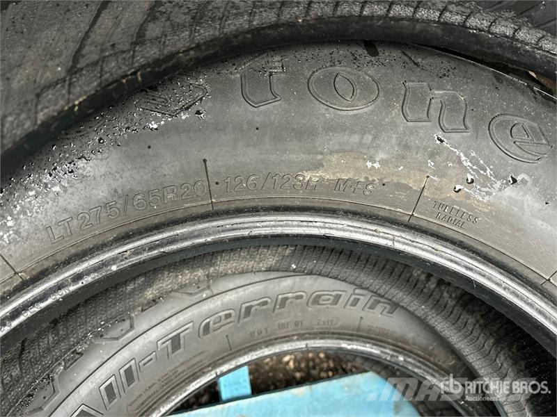 Quantity of (4) 275/65R20 Tires الإطارات والعجلات والحافات