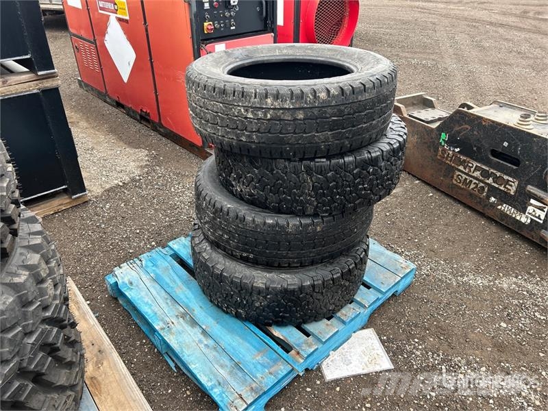 Quantity of (4) 275/65R20 Tires الإطارات والعجلات والحافات