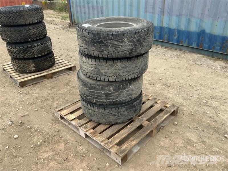  Quantity of (4) 285/75R16 Tires Gume, kolesa in platišča