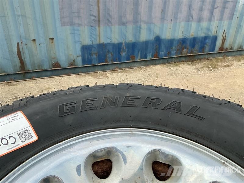  Quantity of (4) 285/75R16 Tires Gume, kolesa in platišča