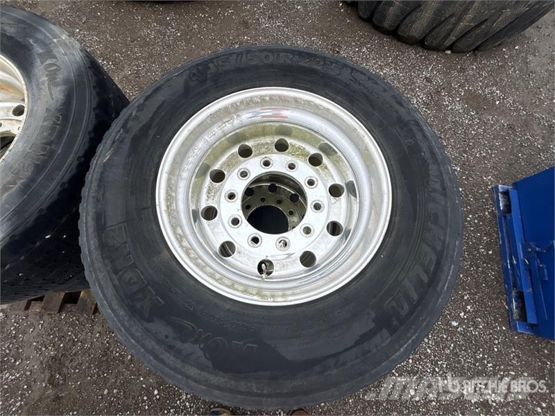 Quantity of (4) 445/50R22.5 Tires Tyres, wheels and rims