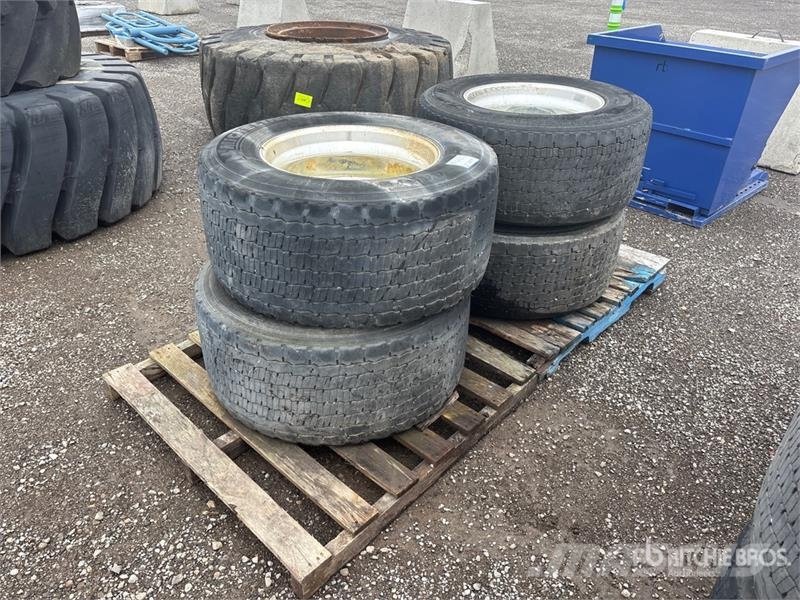 Quantity of (4) 445/50R22.5 Tires Tyres, wheels and rims