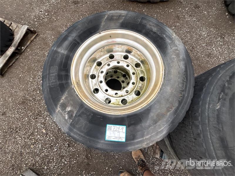 Quantity of (4) 445/50R22.5 Tires Tyres, wheels and rims