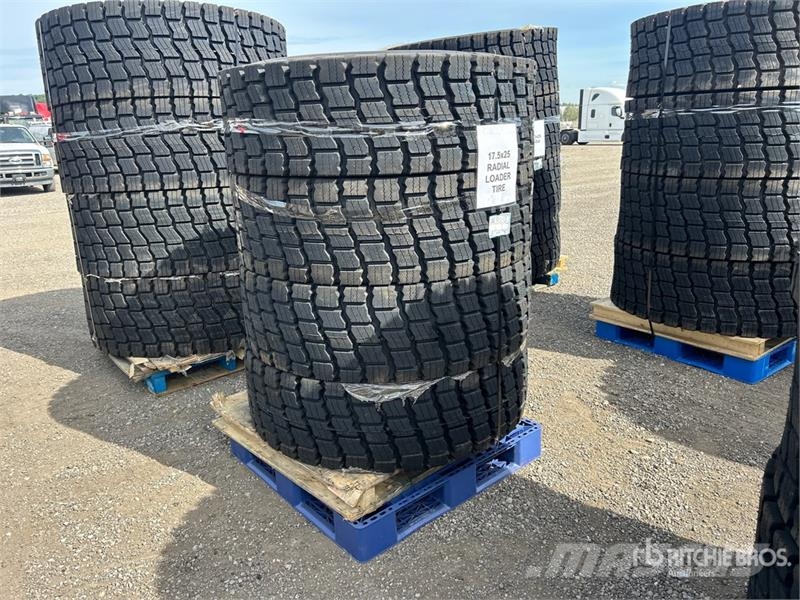 Quantity of (4) Beaver 17.5R25 Radial Tires (Unuse Gume, točkovi i felne