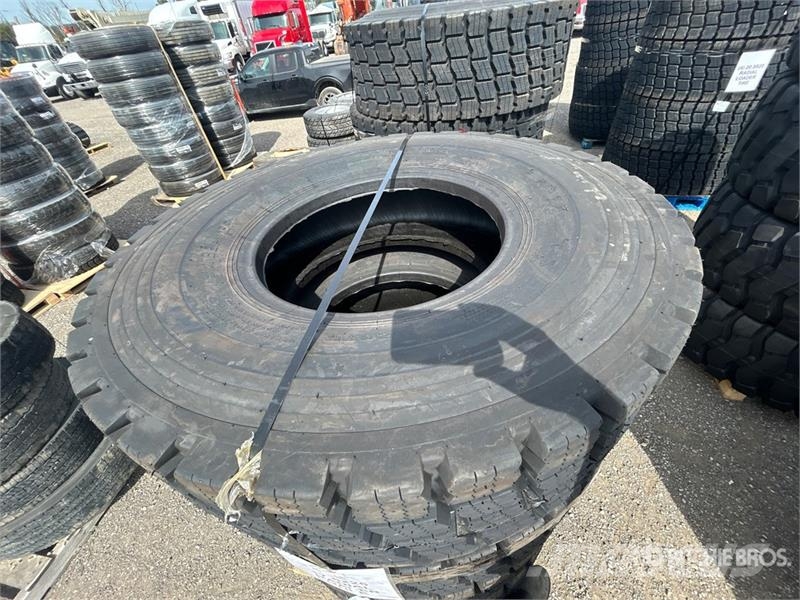 Quantity of (4) Beaver 17.5R25 Radial Tires (Unuse Gume, točkovi i felne