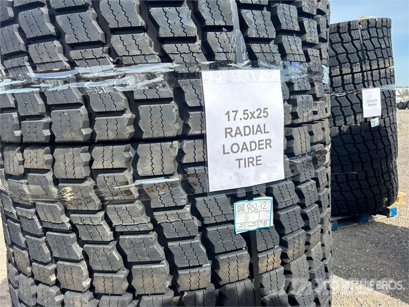 Quantity of (4) Beaver 17.5R25 Radial Tires (Unuse Gume, točkovi i felne