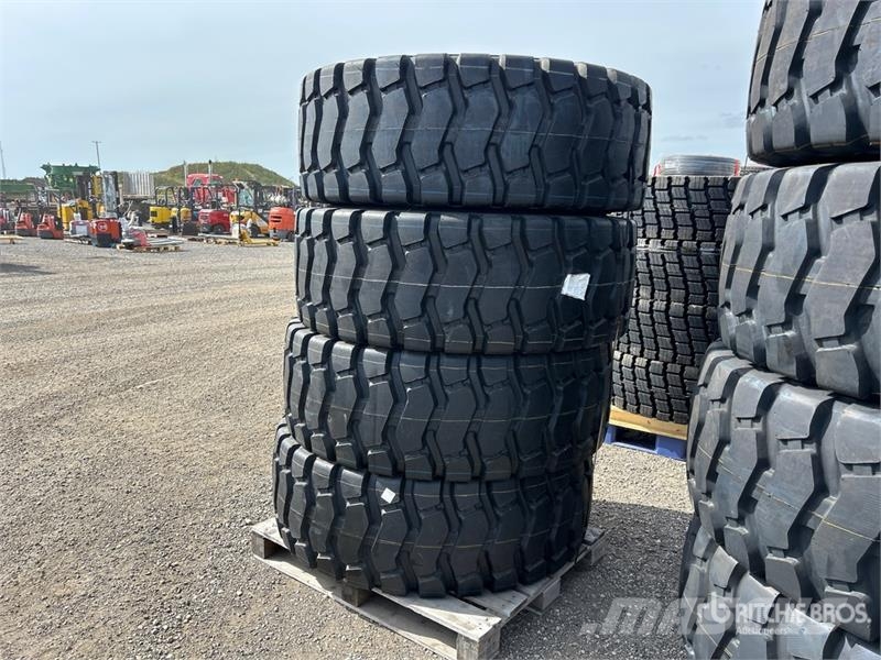 Quantity of (4) Beaver 20.5R25 Radial Tires (Unuse Gume, točkovi i felne