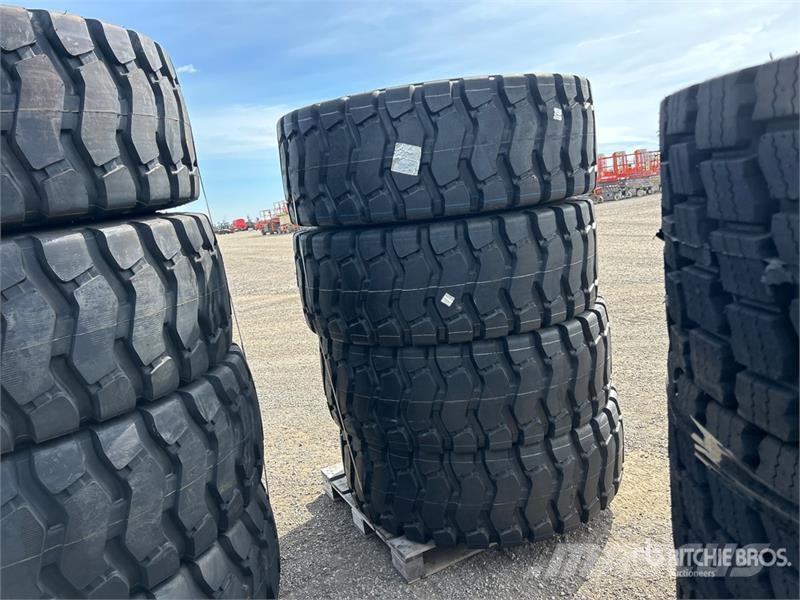 Quantity of (4) Beaver 20.5R25 Radial Tires (Unuse Gume, točkovi i felne