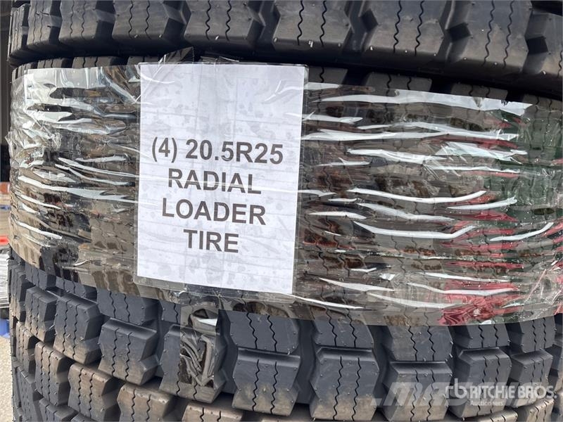 Quantity of (4) Beaver 20.5R25 Tires Gume, točkovi i felne