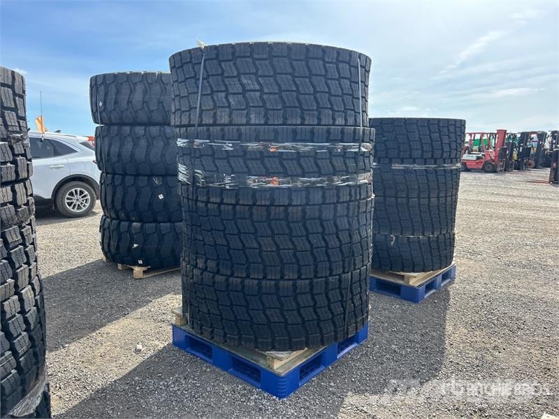 Quantity of (4) Beaver 20.5R25 Radial Tires (Unuse Gume, točkovi i felne