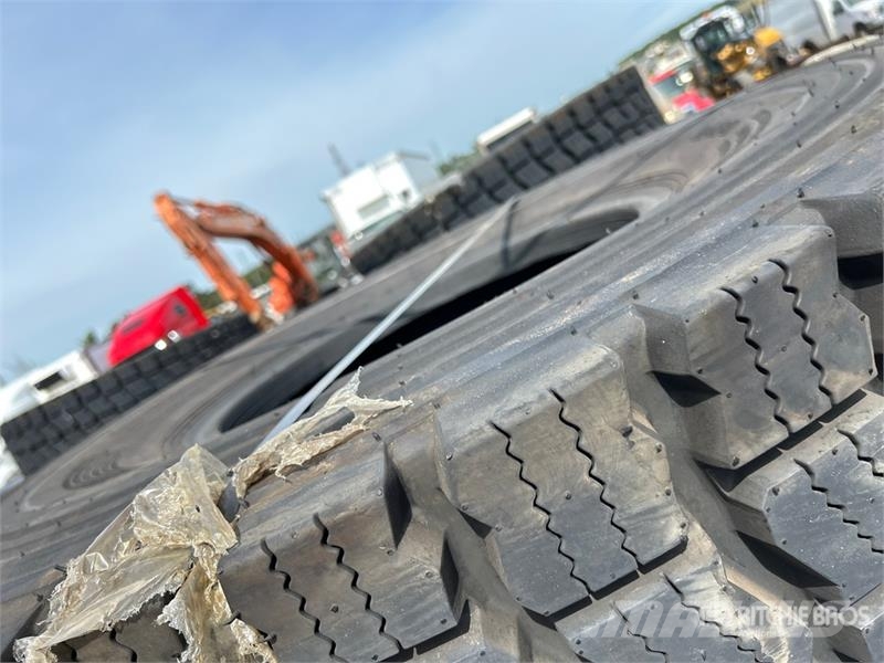 Quantity of (4) Beaver 20525E3L3 20.5R25 Wheel Loa Gume, točkovi i felne
