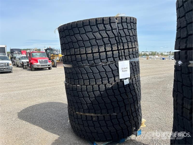  Quantity of (4) Beaver 24.5x25 Radial Tires (Unuse Gume, točkovi i felne