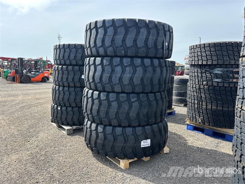 Quantity of (4) Beaver 23.5R25 Radial Tires (Unuse Gume, točkovi i felne