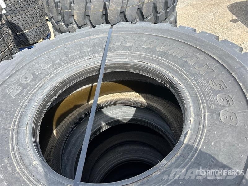 Quantity of (4) Beaver 20.5R25 Radial Tires (Unuse Gume, točkovi i felne