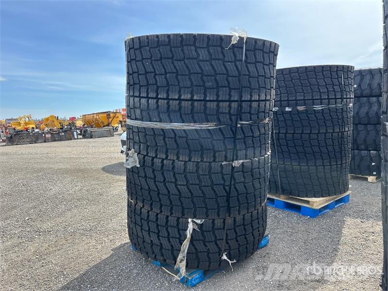  Quantity of (4) Beaver 24.5x25 Radial Tires (Unuse Gume, točkovi i felne