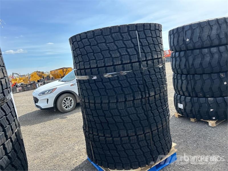 Quantity of (4) Beaver 20525E3L3 20.5R25 Wheel Loa Gume, točkovi i felne
