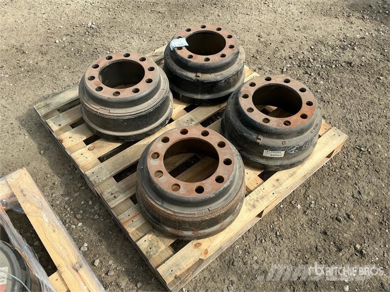 Quantity of (4) Brake Drums Inne akcesoria
