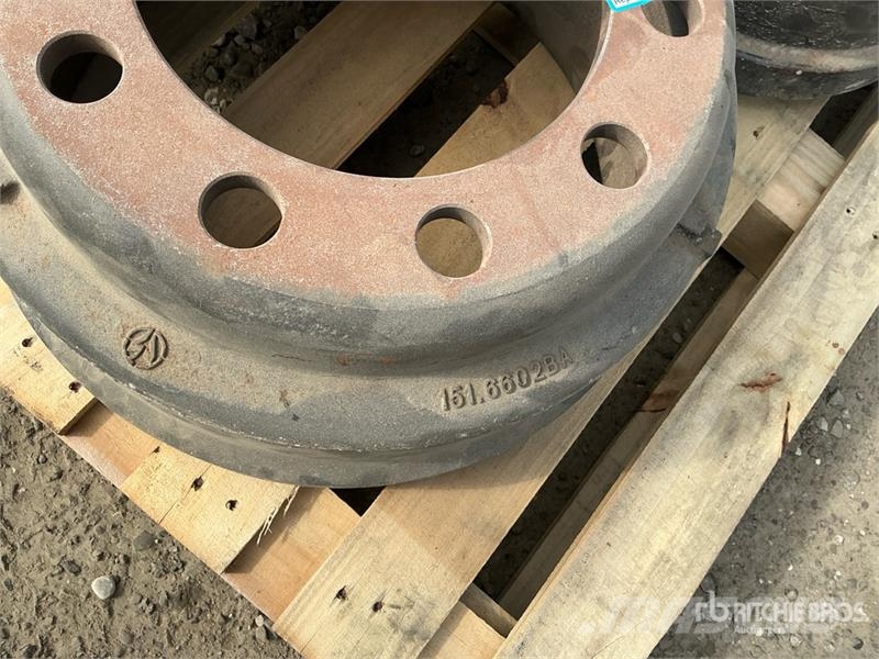Quantity of (4) Brake Drums Inne akcesoria
