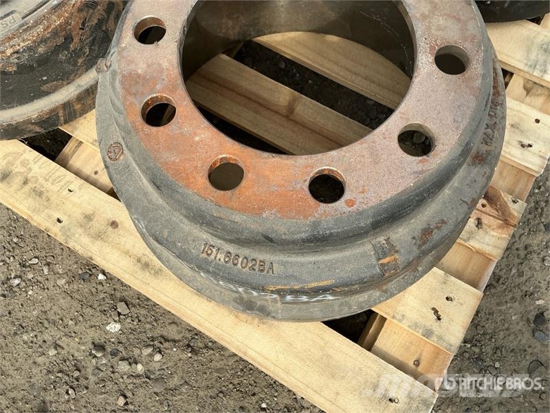 Quantity of (4) Brake Drums Inne akcesoria