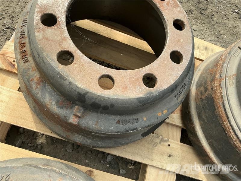 Quantity of (4) Brake Drums Inne akcesoria