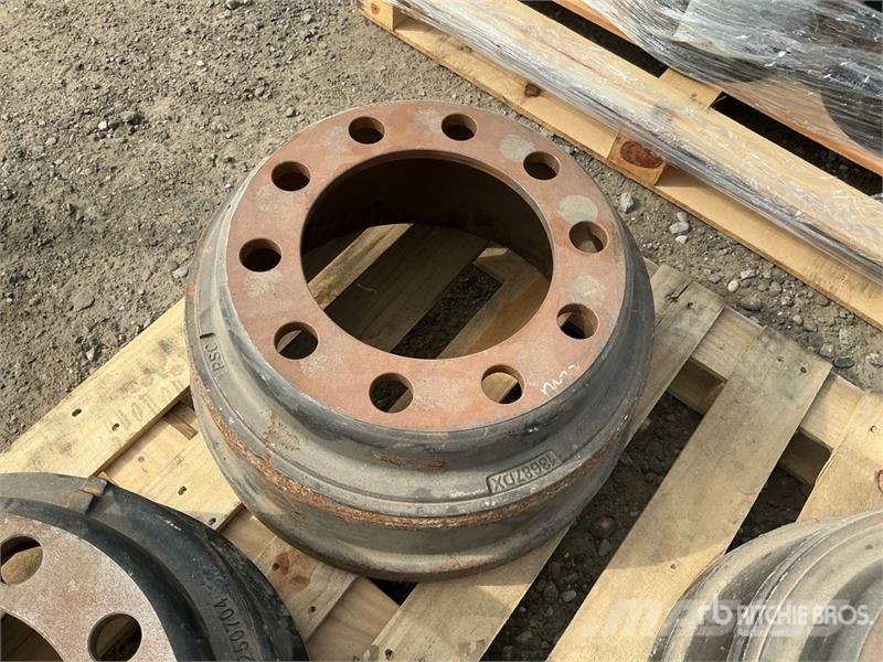 Quantity of (4) Brake Drums Inne akcesoria
