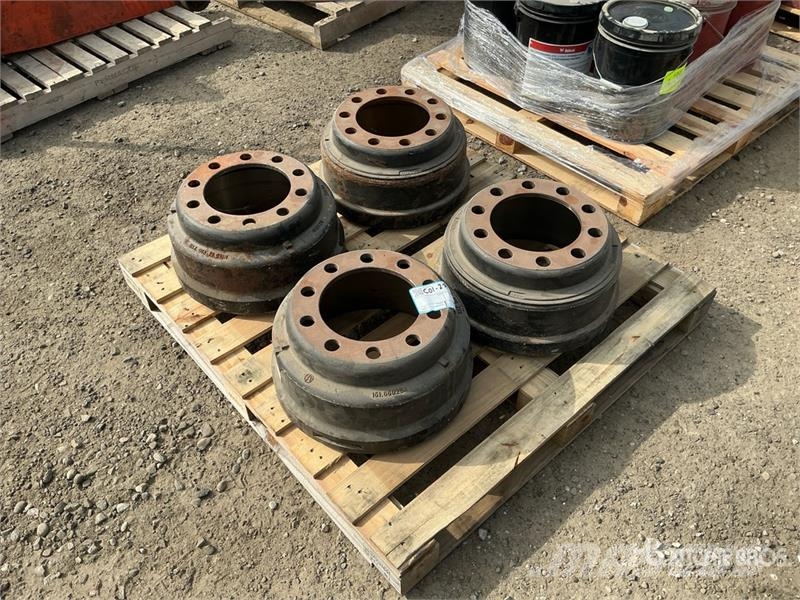 Quantity of (4) Brake Drums Inne akcesoria