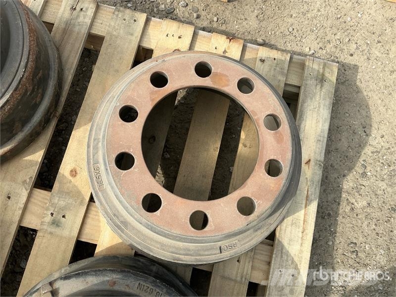 Quantity of (4) Brake Drums Inne akcesoria