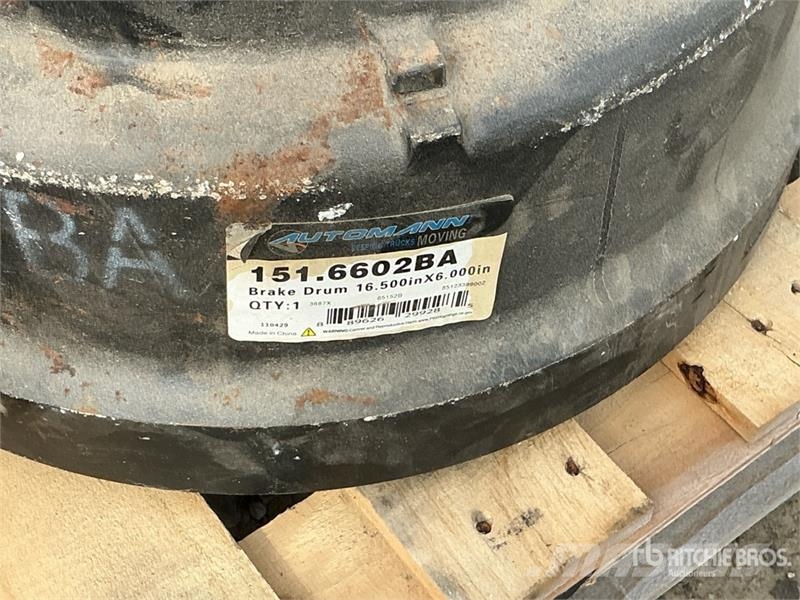 Quantity of (4) Brake Drums Inne akcesoria