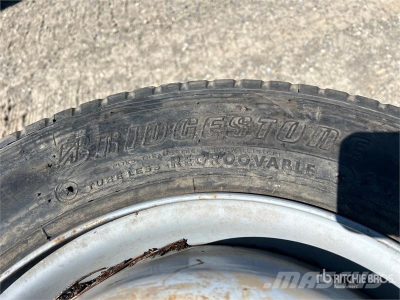 Quantity of (4) Bridgestone 215/75R17.5 Tires Tyres, wheels and rims