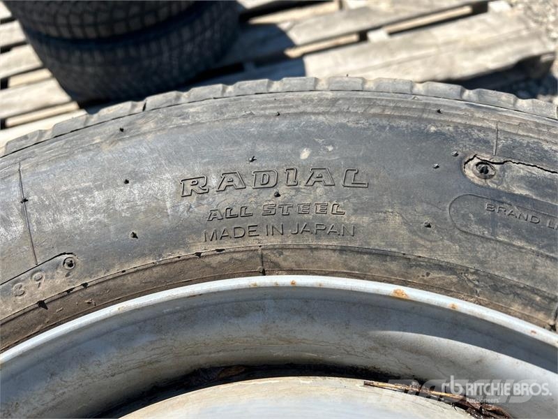 Quantity of (4) Bridgestone 215/75R17.5 Tires Tyres, wheels and rims
