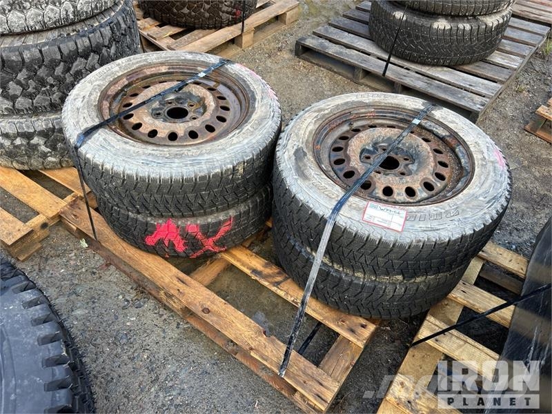 Quantity of (4) Brigestone Blizzak 225/65R17 Tires Tyres, wheels and rims