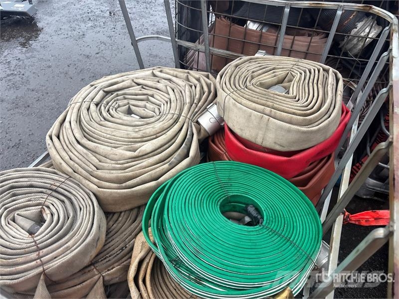 Quantity of (4) Crates of Hose Andere Zubehörteile