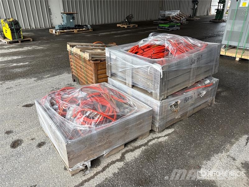Quantity of (4) Crates of Hydraulic Hose Fabricati Строителство - Други