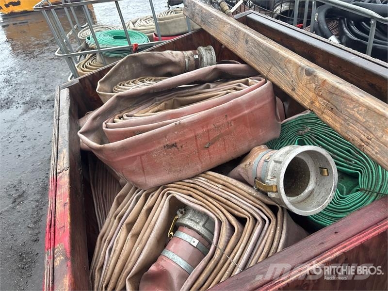Quantity of (4) Crates of Hose Andere Zubehörteile