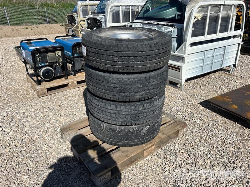  Quantity of (4) Firestone 245/75R17 Tires Tyres, wheels and rims