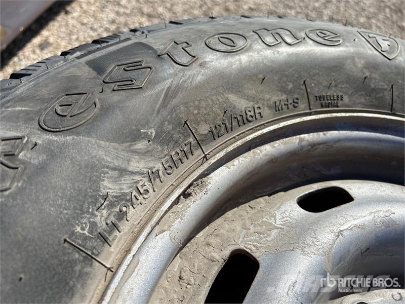  Quantity of (4) Firestone 245/75R17 Tires Tyres, wheels and rims