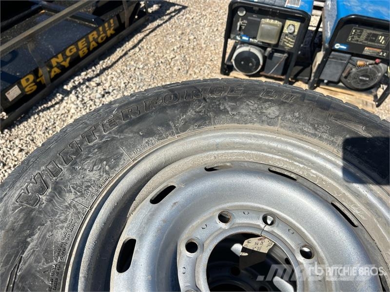  Quantity of (4) Firestone 245/75R17 Tires Tyres, wheels and rims