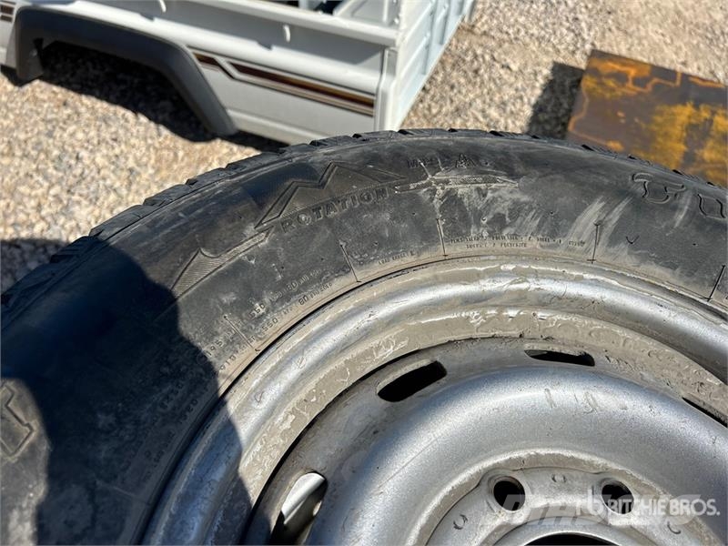  Quantity of (4) Firestone 245/75R17 Tires Tyres, wheels and rims