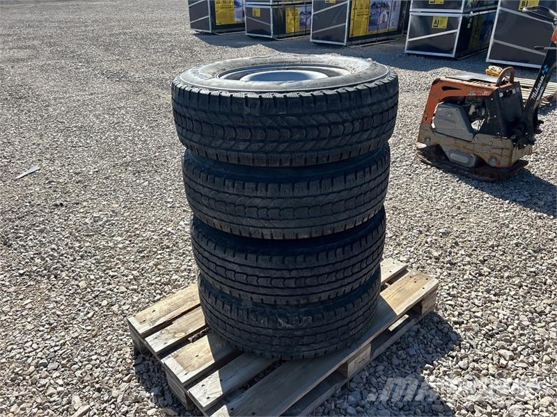  Quantity of (4) Firestone 245/75R17 Tires Tyres, wheels and rims
