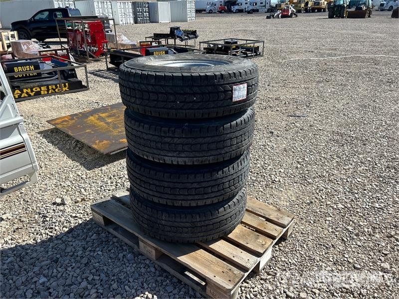  Quantity of (4) Firestone 245/75R17 Tires Tyres, wheels and rims