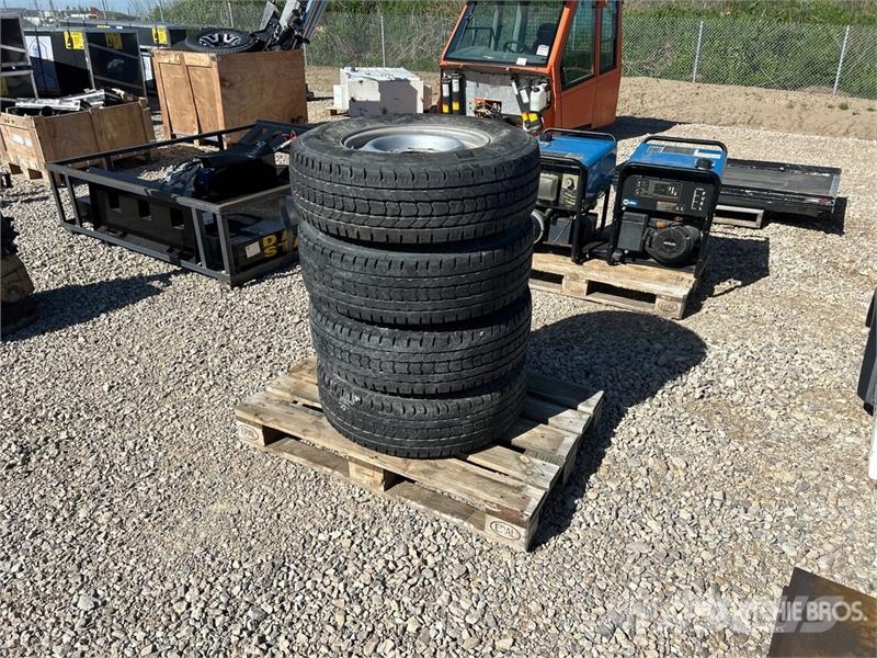  Quantity of (4) Firestone 245/75R17 Tires Tyres, wheels and rims