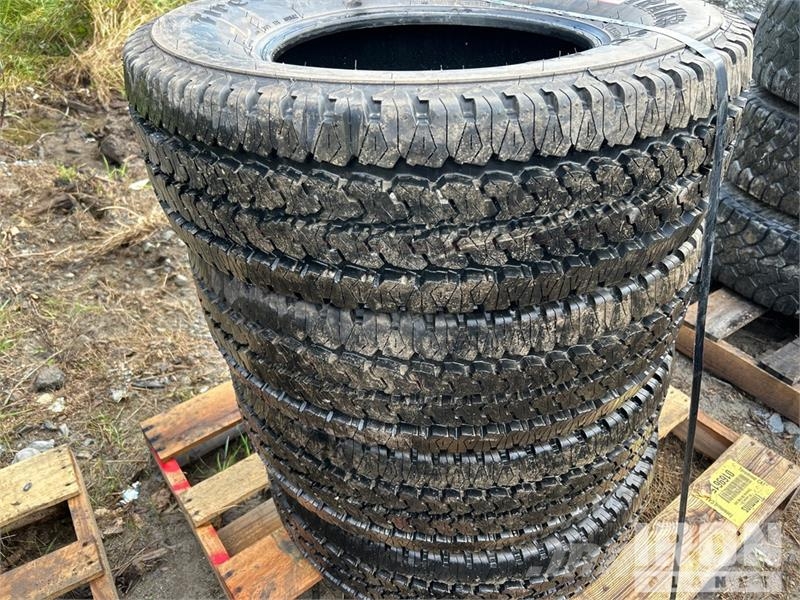 Quantity of (4) Firestone Transforce A/T 265/70R17 Tyres, wheels and rims