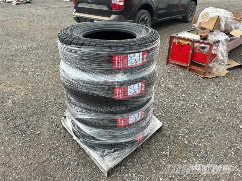 Quantity of (4) Fronway 265/70R17 Tires (Unused) Tyres, wheels and rims