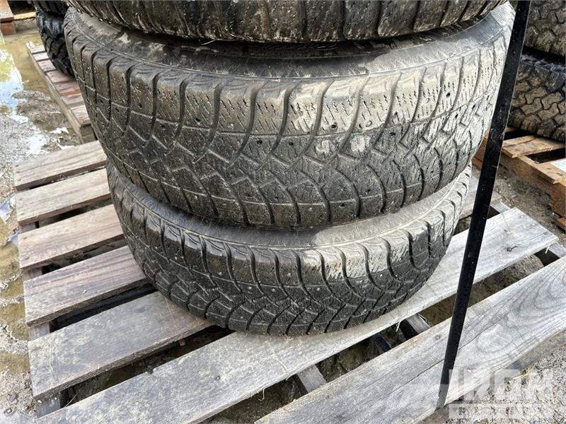 Quantity of (4) Goodyear ultra 275/70R18 Tires Tyres, wheels and rims