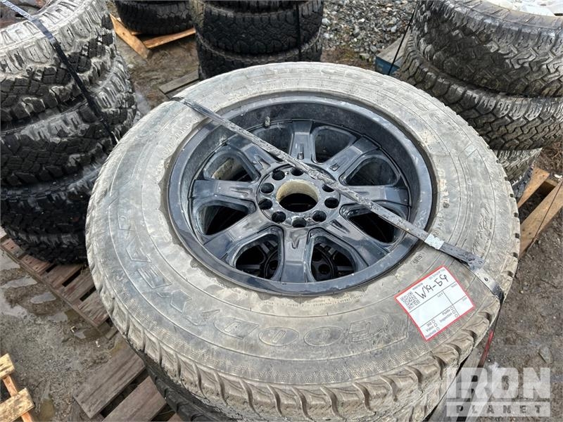 Quantity of (4) Goodyear ultra 275/70R18 Tires Tyres, wheels and rims