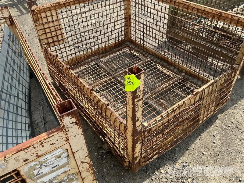 Quantity of (4) Metal Crates Inne akcesoria