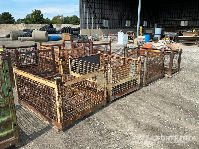 Quantity of (4) Metal Crates Inne akcesoria