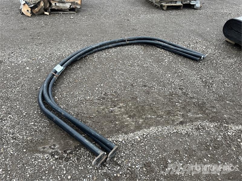 Quantity of (4) Metal Fuel Tank Holder Drugi deli